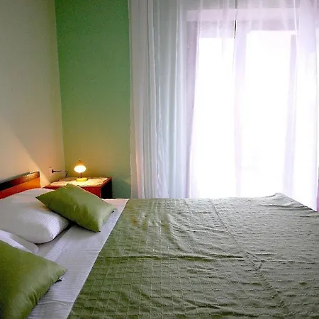 Ferienwohnung Fuer 4 Personen Ca 60 Qm In Bogovici, Kvarner Bucht Krk アパート